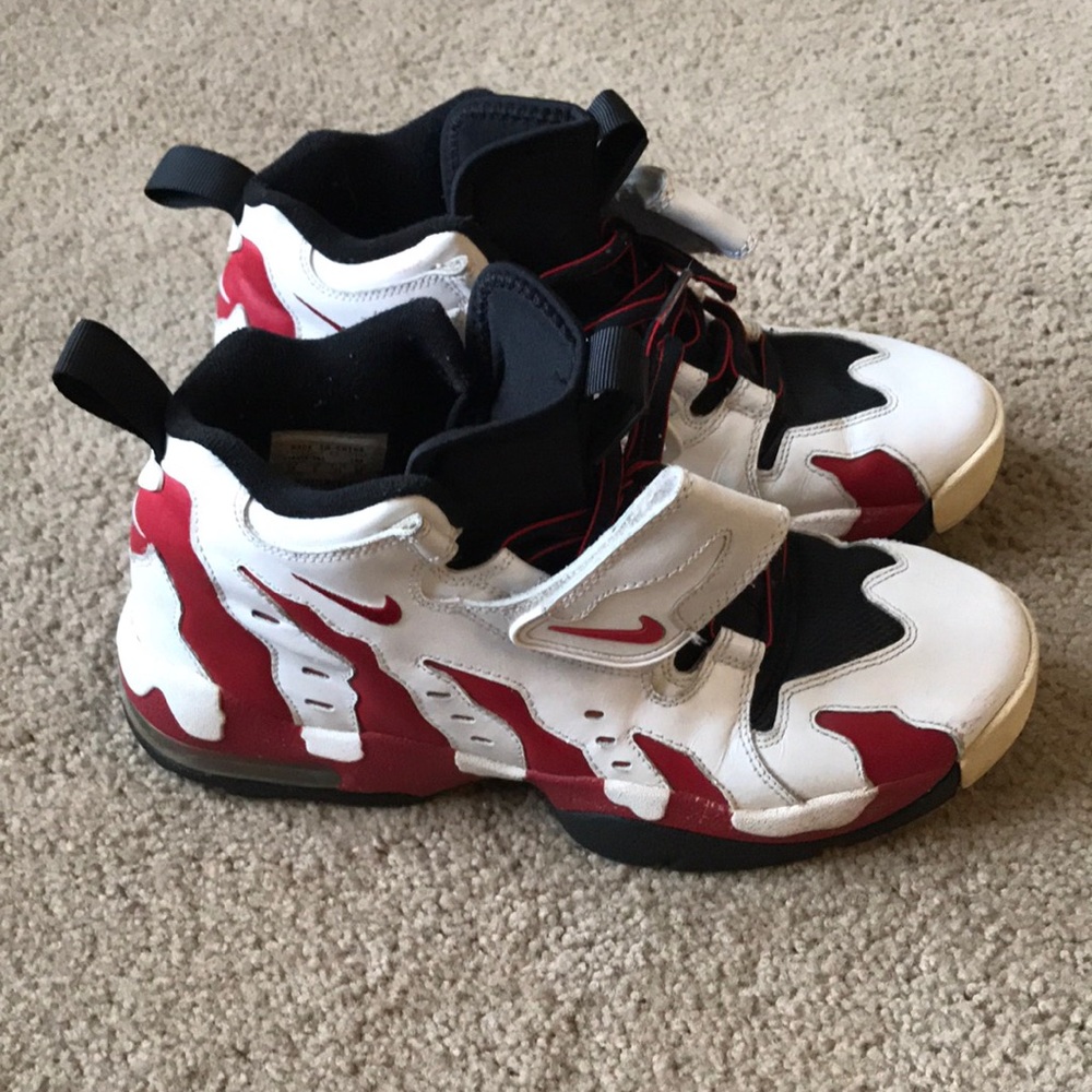 Deion turf shoes sz 10